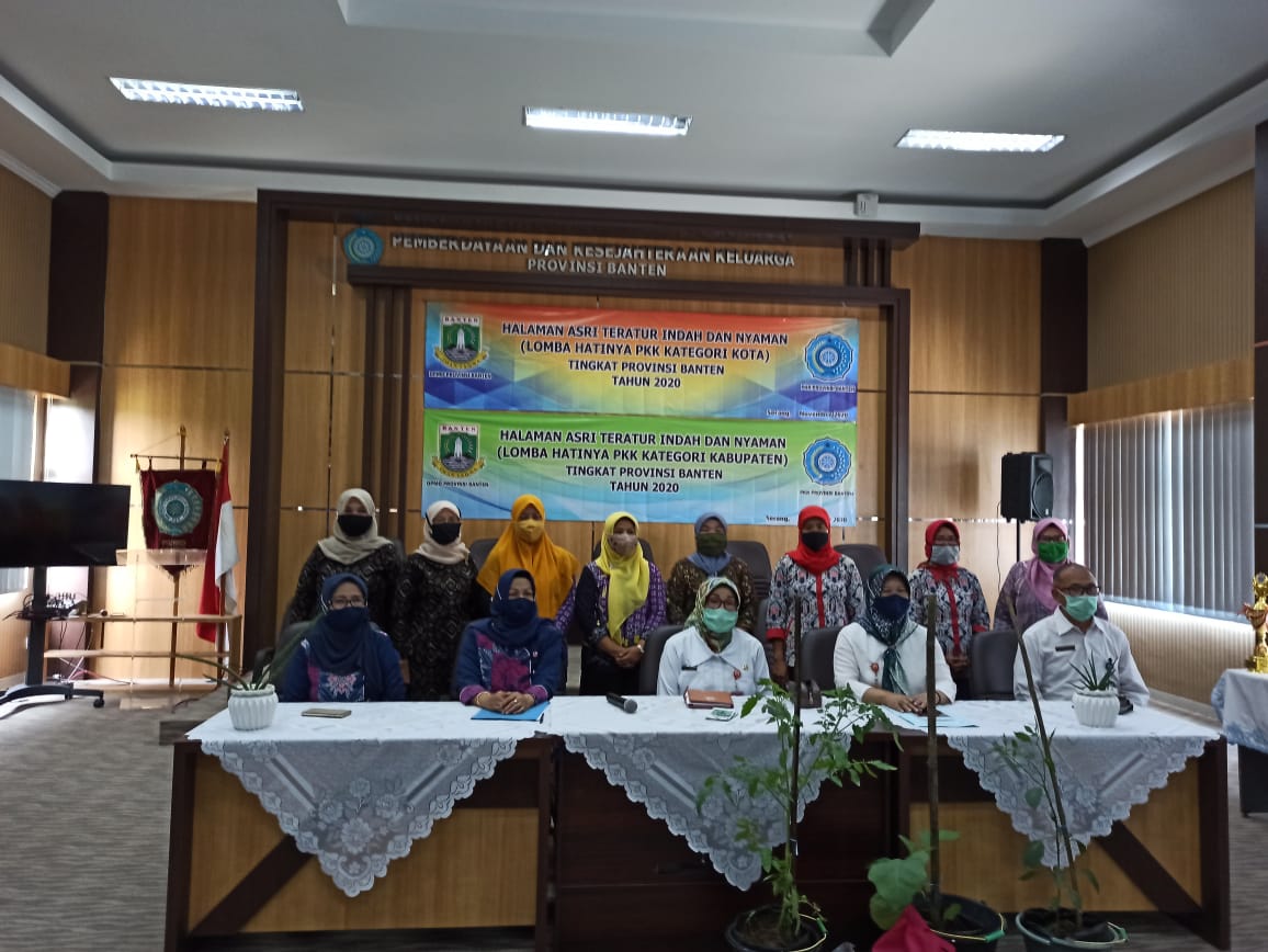 LOMBA HATINYA PKK  HALAMAN ASRI TERATUR INDAH DAN NYAMAN