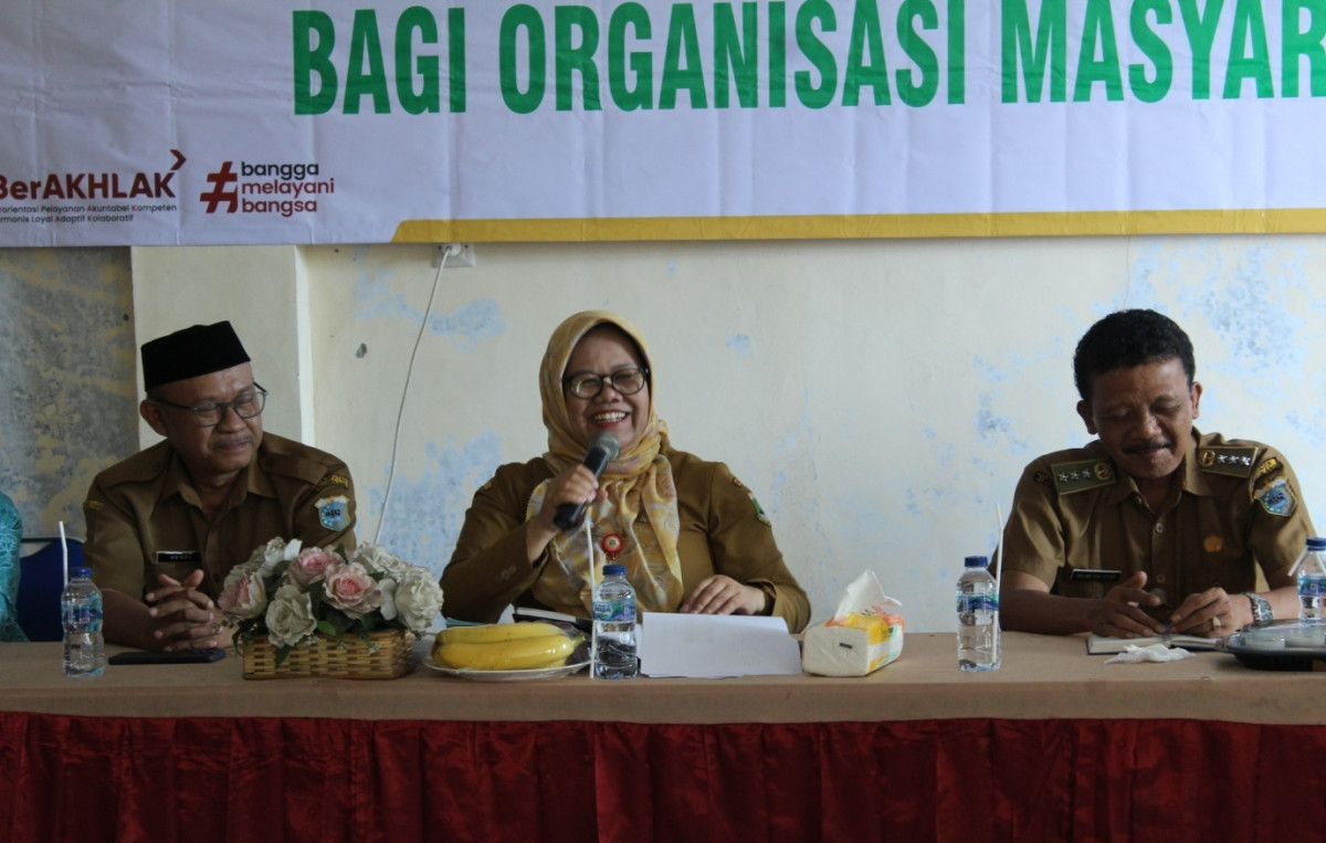 PEMBINAAN PEMANFAATAN LAHAN PEKARANGAN BAGI ORGANISASI MASYARAKAT / PKK  	Pandeglang- Dinas Ketahanan Pangan Provinsi Banten Melalui Seksi Penganekaragaman Pangan sukses menggelar acara Pambinaan Pemanfaatan Lahan Pekarangan Bagi Organisasi Mayarakat pada