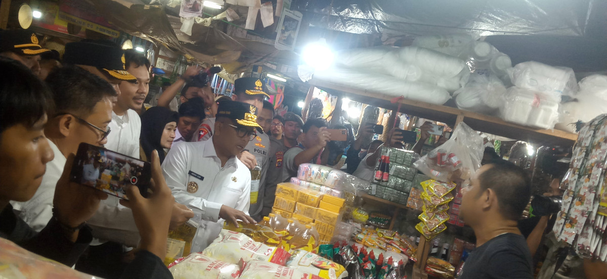 Monitoring Harga ke Pasar Tradisional di Ibu kota Serang Banten Bersama Gubernur Banten